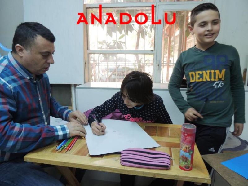 Çocuklar Resim Çalışması Yapıyorlar Adana Çocuklar Resim Çalışması Yapıyorlar Adana Çocuklar Resim Çalışması Yapıyorlar Adana